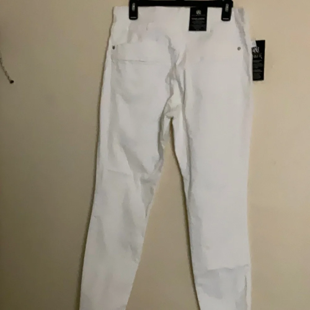 Jeans - Picture 2 of 9